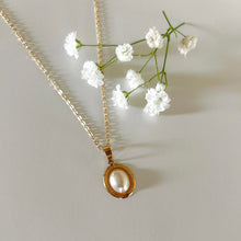 Load image into Gallery viewer, Vintage Oval Pearl Necklace

