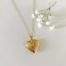 Load image into Gallery viewer, Vintage Romance Locket Necklace
