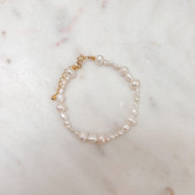 Load image into Gallery viewer, Comet Pearl Bracelets
