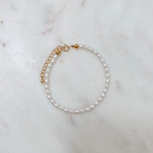 Load image into Gallery viewer, Penelope Pearl Bracelet
