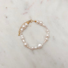 Load image into Gallery viewer, Comet Pearl Bracelets
