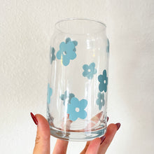 Load image into Gallery viewer, Blue Daisies Glass Cup
