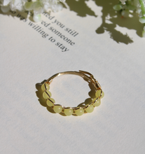 Load image into Gallery viewer, Lemon Jade Braided Wire Ring
