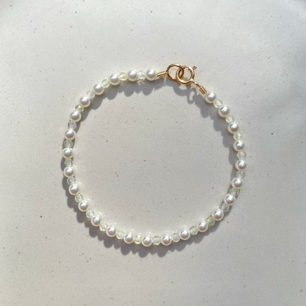 Pearl & Prehnite Bracelet